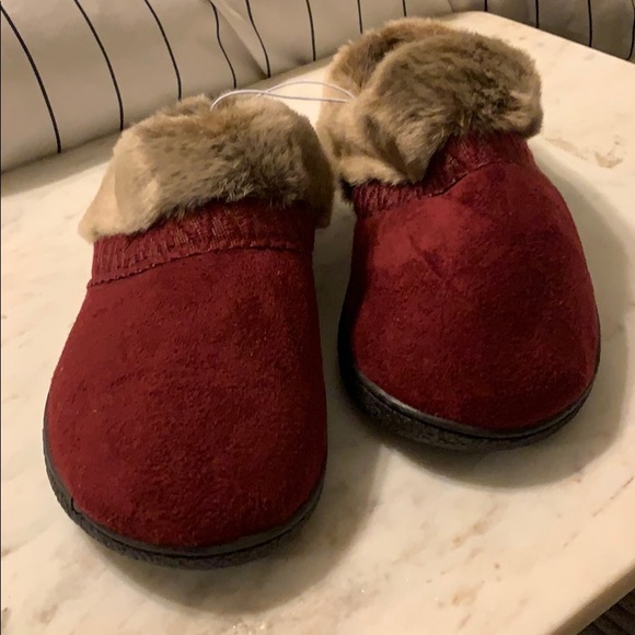 Isotoner Women’s Microsuede Hoodback Slippers - Picture 7 of 12